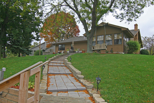500 Whispering Pines Road Lindenhurst, IL 60046 - Photo 3 of 23 Gallery Image 3