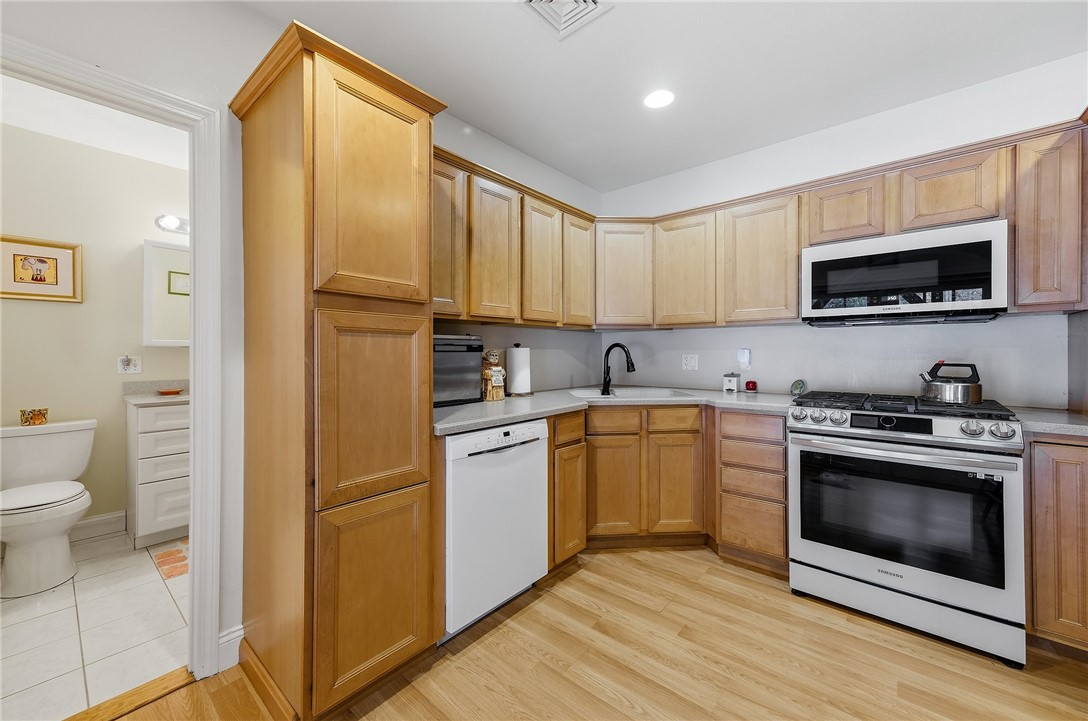 187 Plainfield Pike Scituate, RI 02857 - Photo 22 of 47