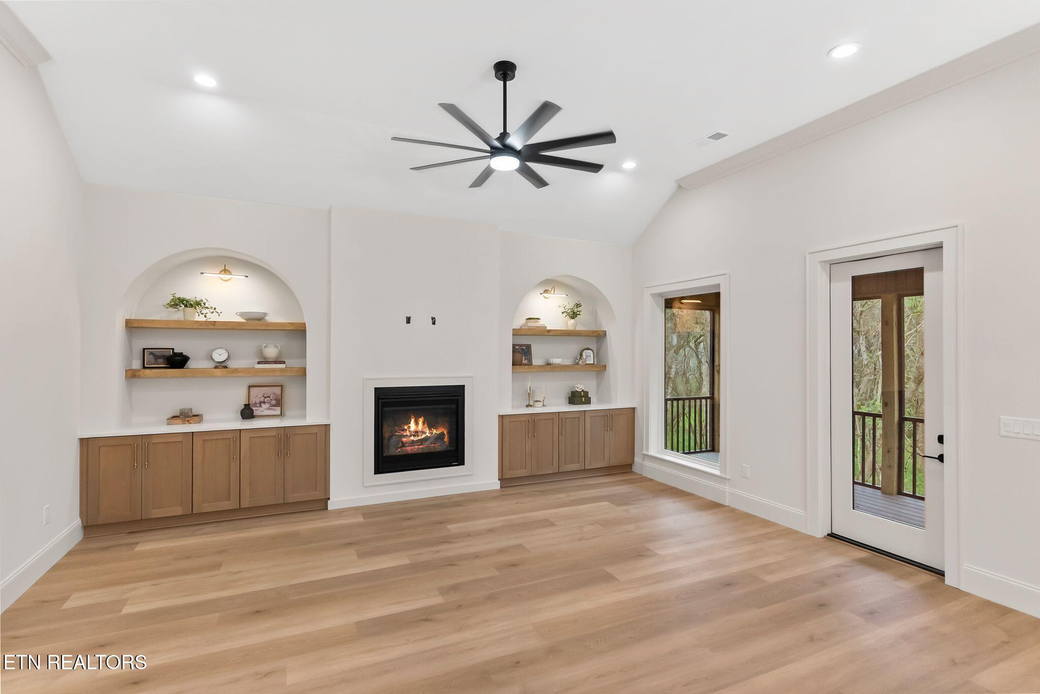 127 Saloli Way Loudon, TN 37774 - Photo 12 of 55 mls_Photo Mar 27 2026, 3 07 04 AM