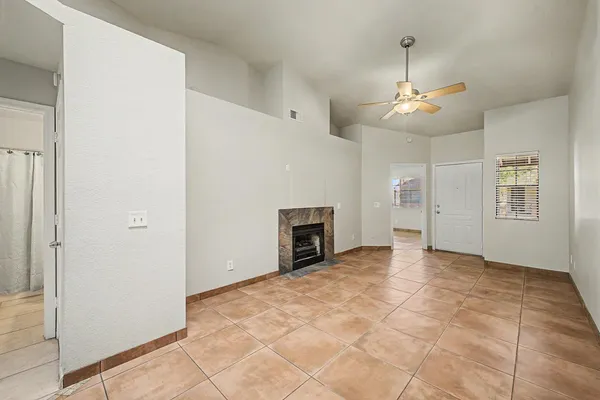 $1,950 | 170 East Guadalupe Road, Unit 50, Gilbert, AZ 85234