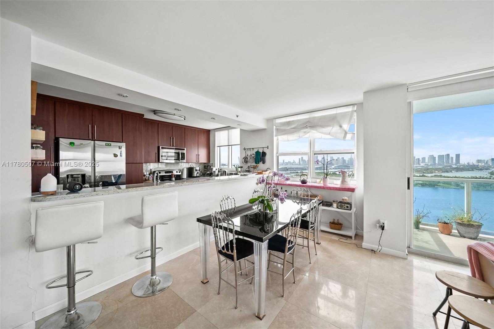 650 West Avenue, Unit 2511 Miami Beach, FL 33139 - Photo 4 of 28