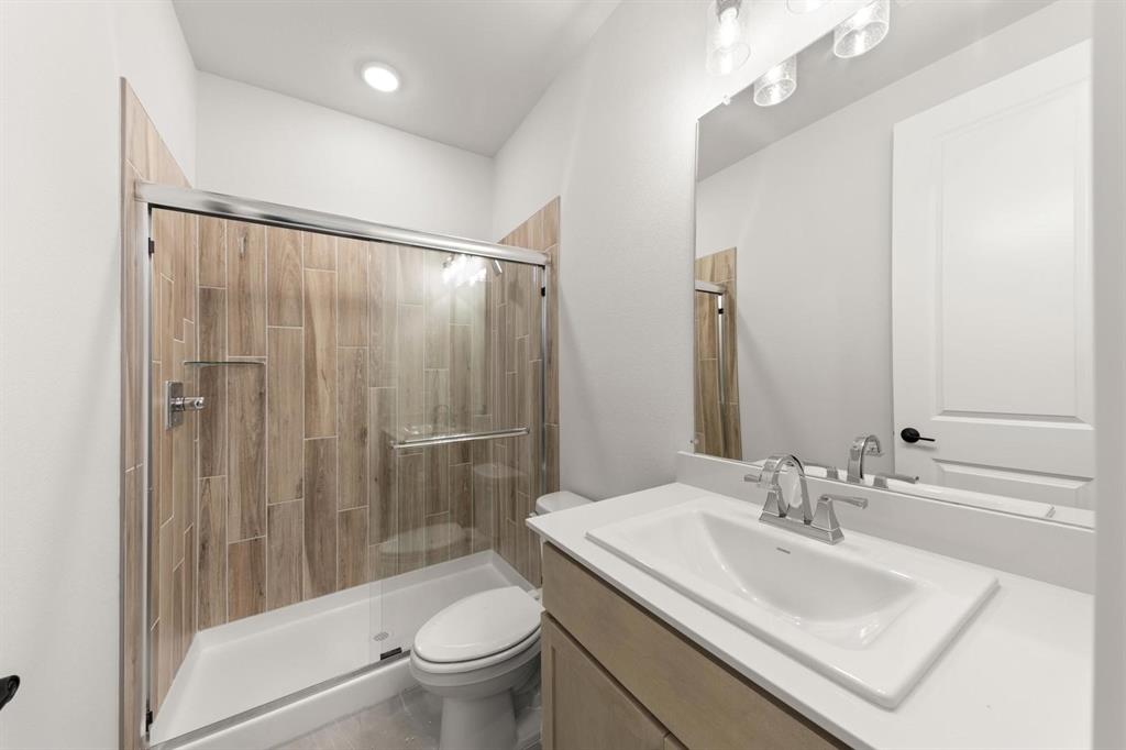 7228 Ladybug Lane Aubrey, TX 76227 - Photo 24 of 27 4_05. 7228 Ladybug - 2ND Bath