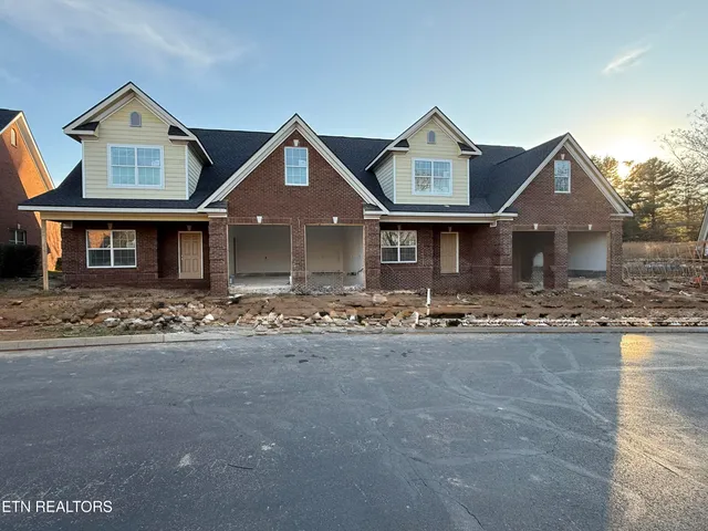 $639,900 | 2393 Pauly Brook Way, Knoxville, TN 37932