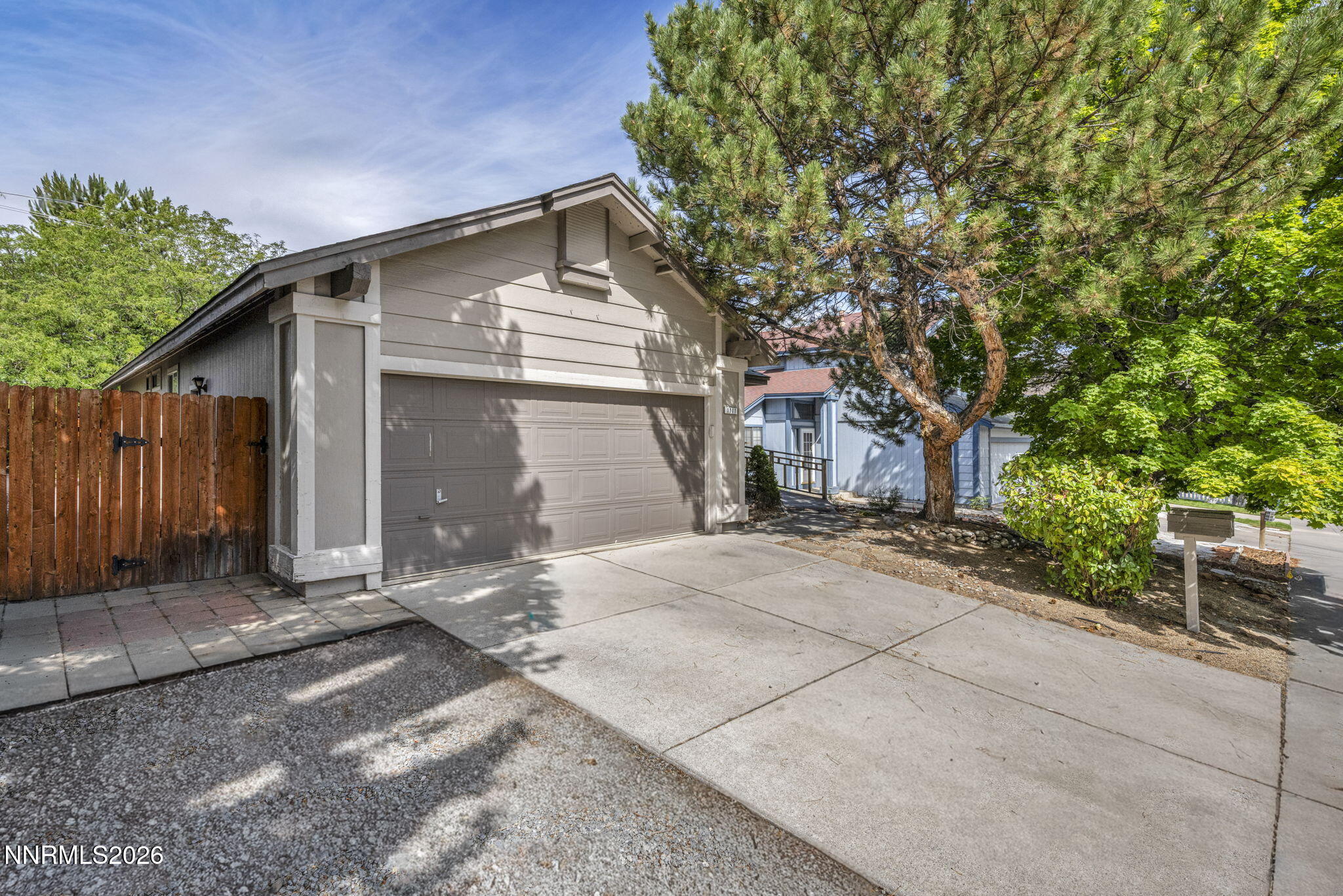 2-web-or-mls-1111-mcgee-dr