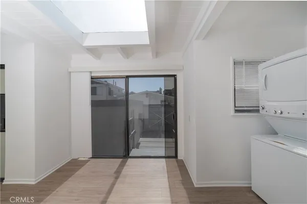 $5,990 | 440 31st Street, Hermosa Beach, CA 90254