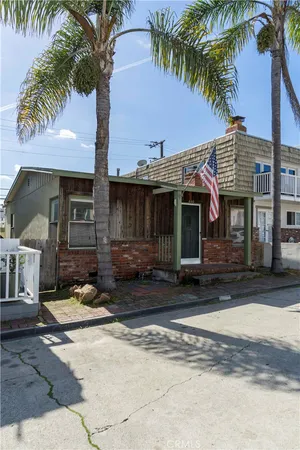 $5,990 | 440 31st Street, Hermosa Beach, CA 90254