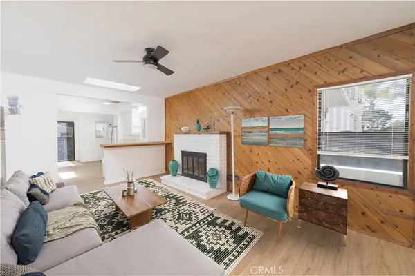 $5,990 | 440 31st Street, Hermosa Beach, CA 90254