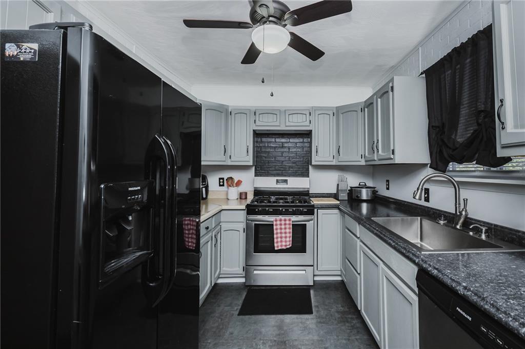 695 East Pike Road Indiana, PA 15701 - Photo 11 of 35