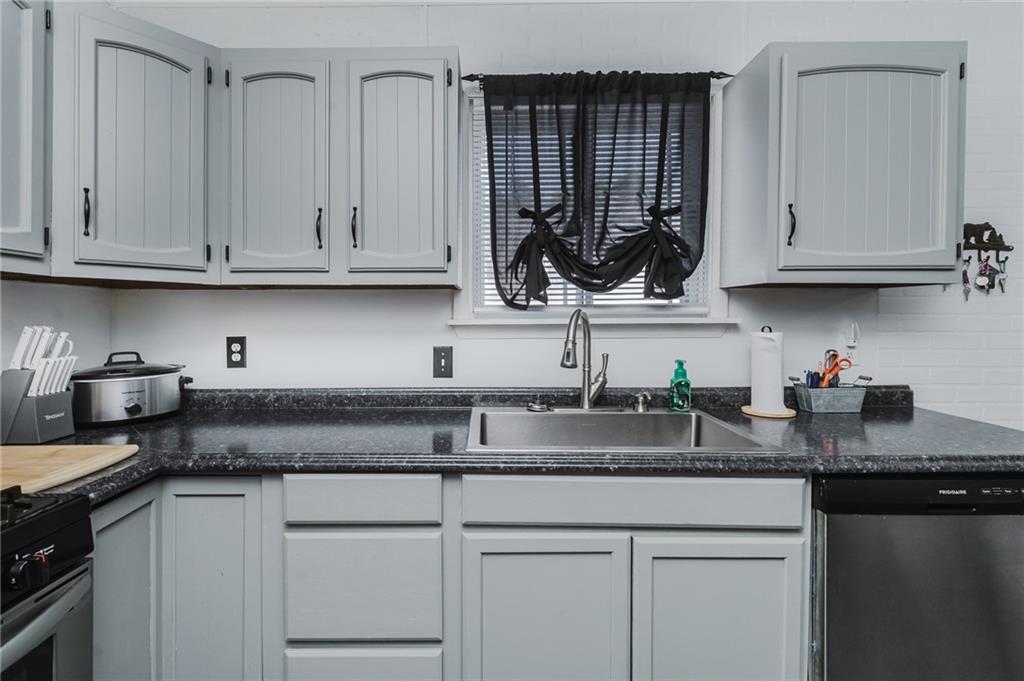 695 East Pike Road Indiana, PA 15701 - Photo 13 of 35