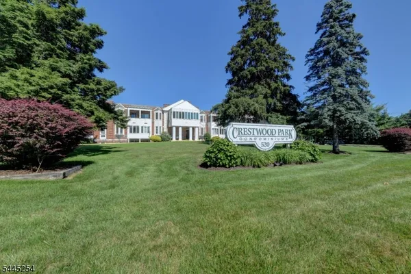 $279,900 | 520 Turnpike C221 Pompton Plains, Unit 221, Pompton Plains, NJ 07444