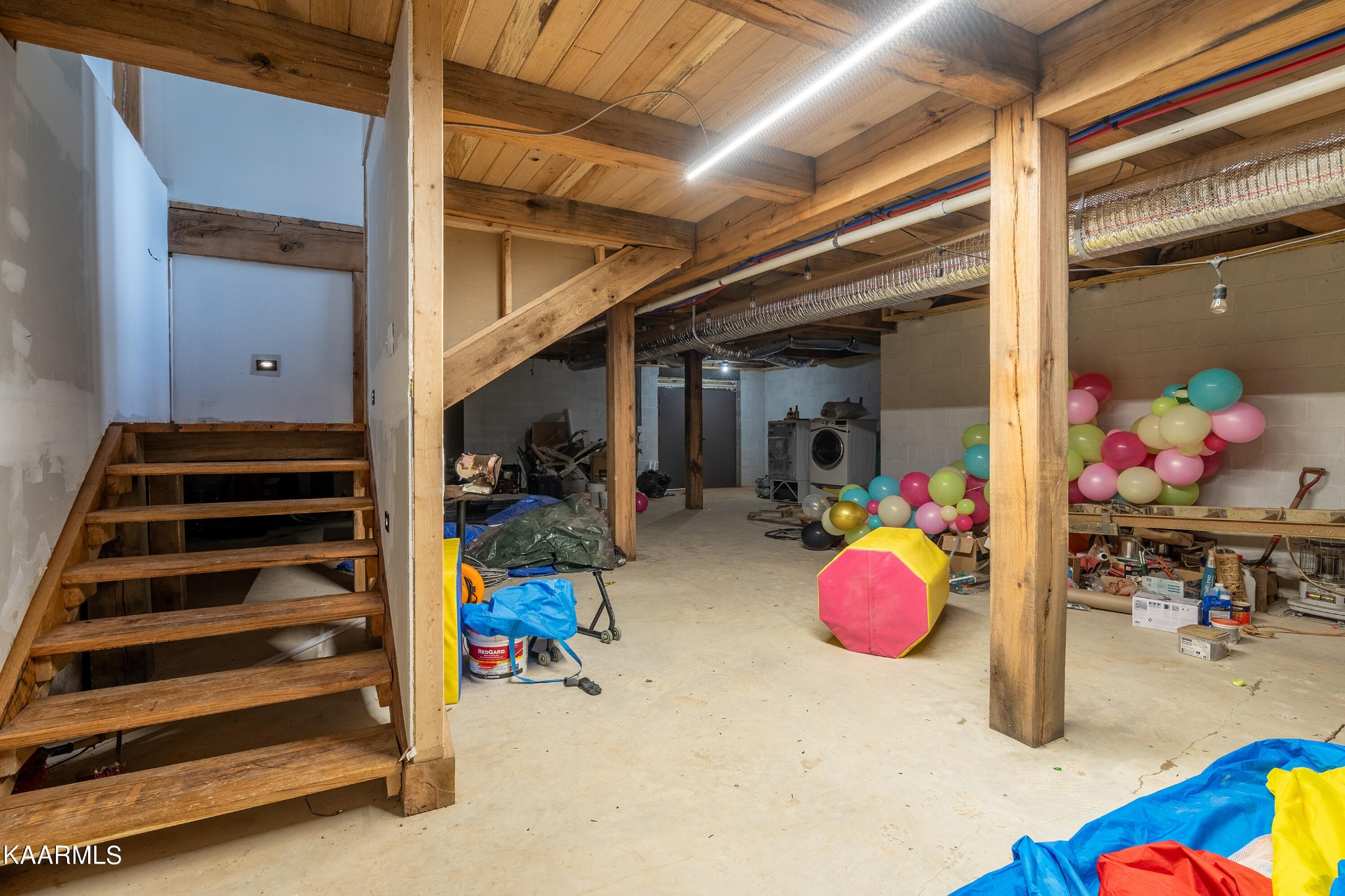 1391 Dutch Valley Road Clinton, TN 37716 - Photo 28 of 44 a view of a room with gym equipment