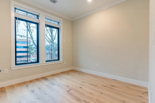 $4,295 | 157 Everett Street, Unit 301, Boston, MA 02134