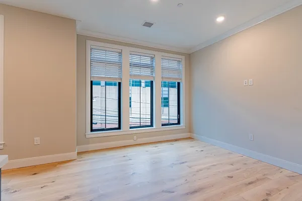 $4,295 | 157 Everett Street, Unit 301, Boston, MA 02134