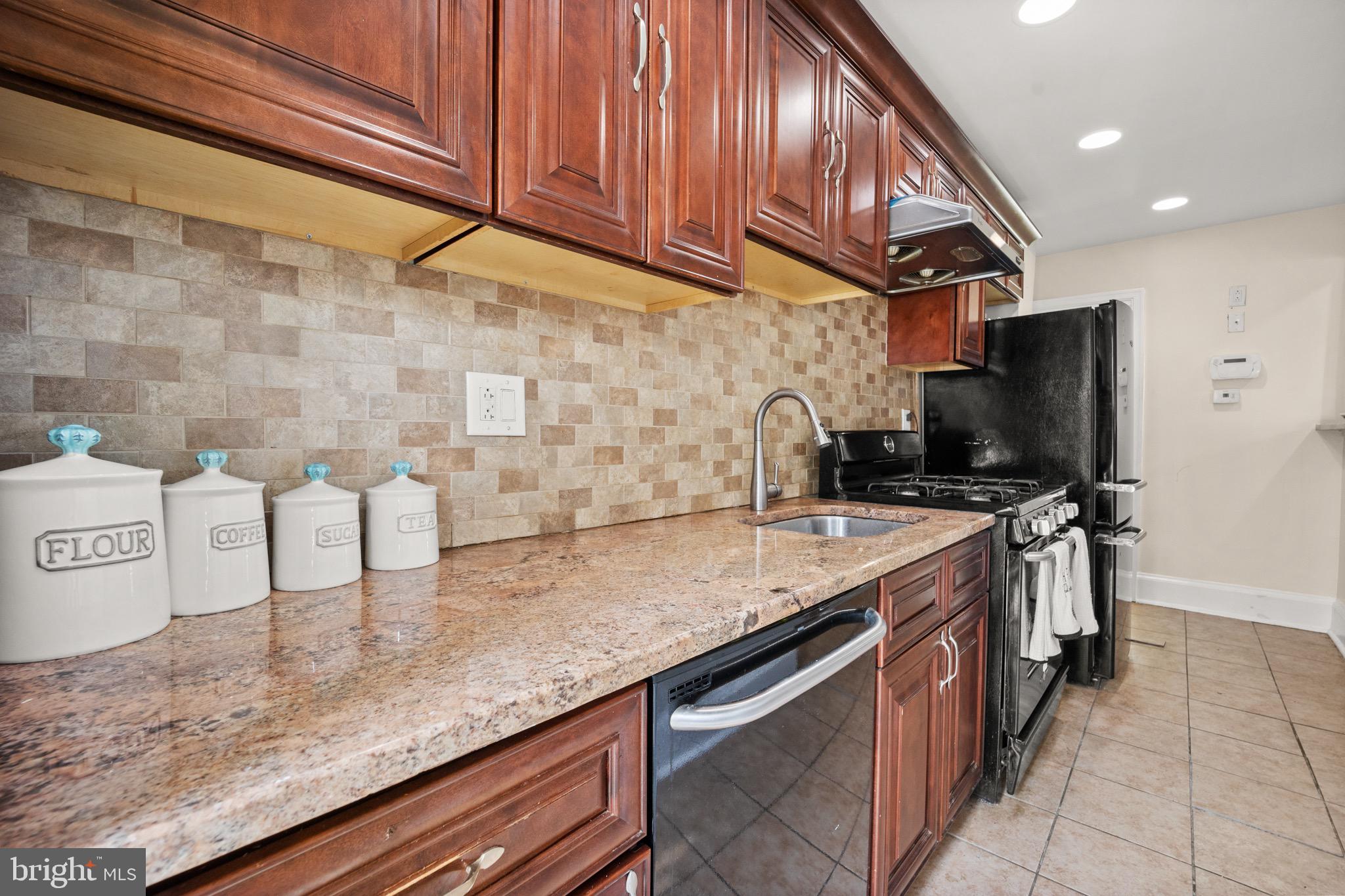 1063 Edgemore Road Philadelphia, PA 19151 - Photo 10 of 22 Gallery Image 10