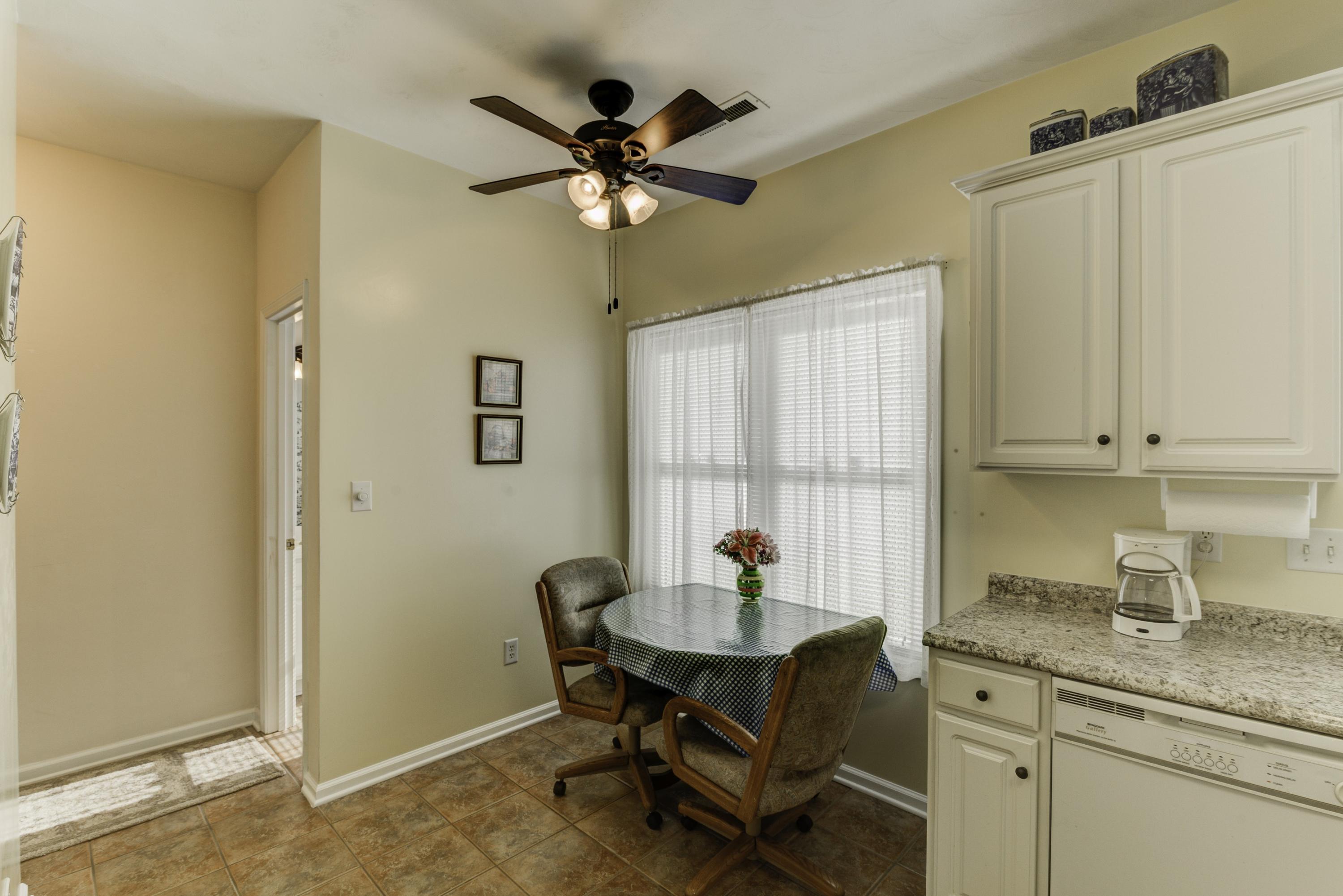 1941 South Clearing Road Salem, VA 24153 - Photo 6 of 18 006-234768-6-1941-south-clearing-drive-8