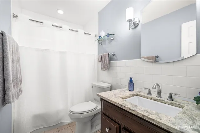 $547,500 | 6828 Kincaid Court, Woodridge, IL 60517