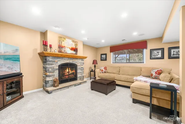 $547,500 | 6828 Kincaid Court, Woodridge, IL 60517