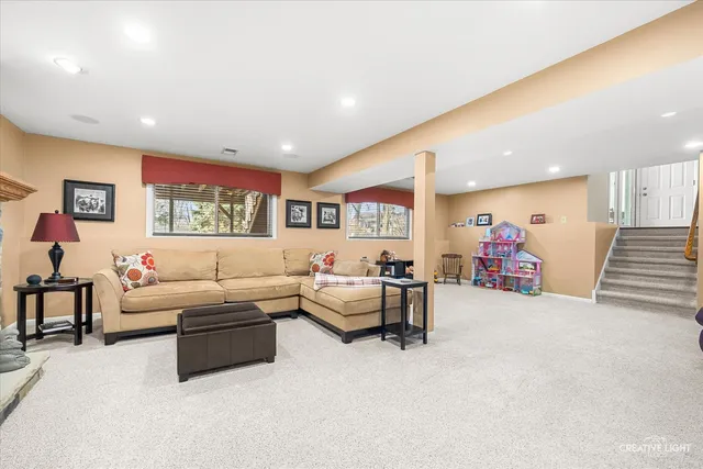 $547,500 | 6828 Kincaid Court, Woodridge, IL 60517