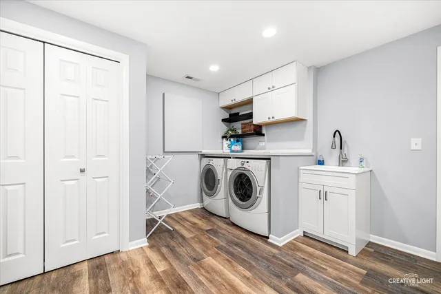 $547,500 | 6828 Kincaid Court, Woodridge, IL 60517