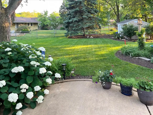 $547,500 | 6828 Kincaid Court, Woodridge, IL 60517