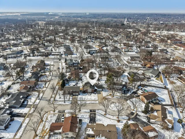 $547,500 | 6828 Kincaid Court, Woodridge, IL 60517