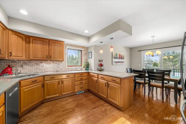 $547,500 | 6828 Kincaid Court, Woodridge, IL 60517