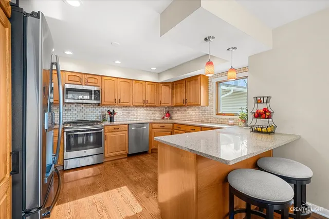 $547,500 | 6828 Kincaid Court, Woodridge, IL 60517