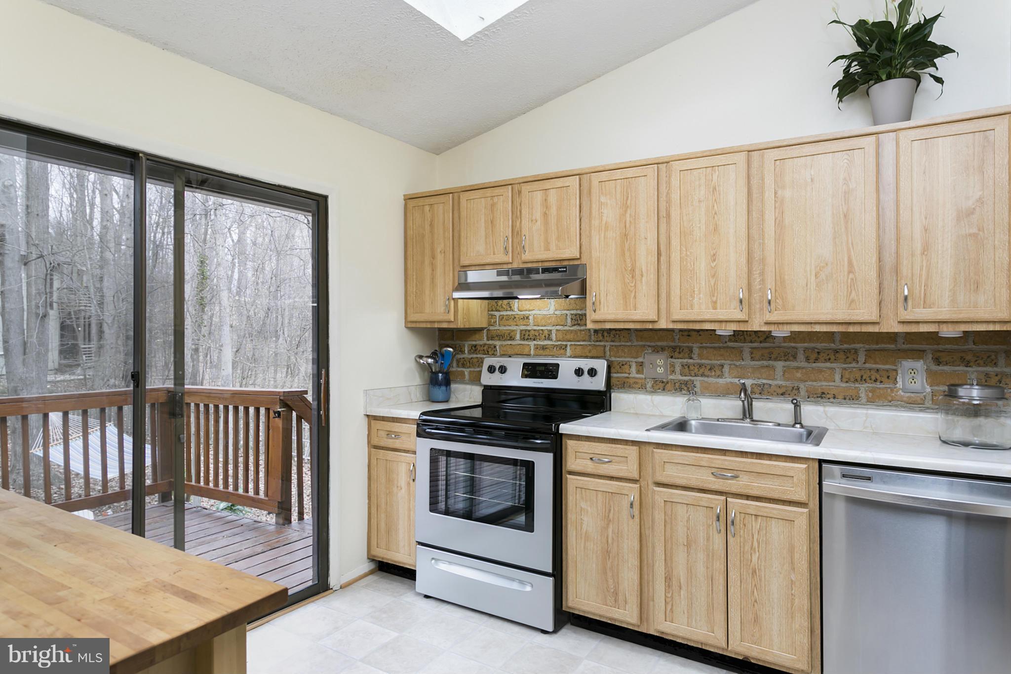 9501 Good Lion Road Columbia, MD 21045 - Photo 7 of 23 Kitchen