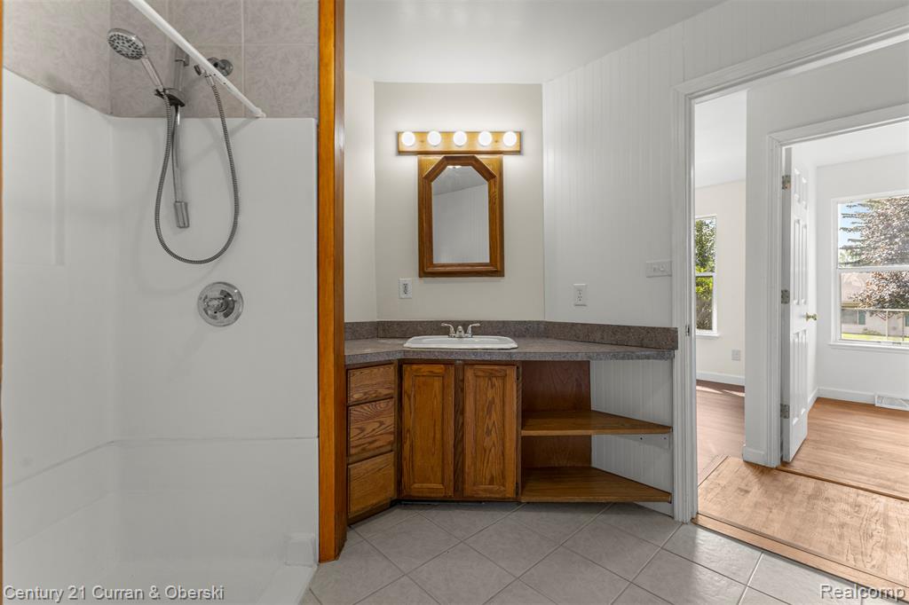444 S Ridge South Lyon, MI 48178 - Photo 23 of 33