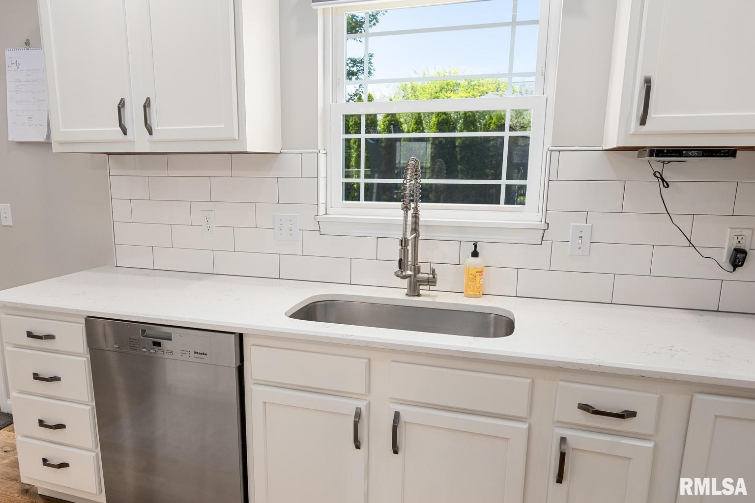 800 Simon Street Washington, IL 61571 - Photo 11 of 45