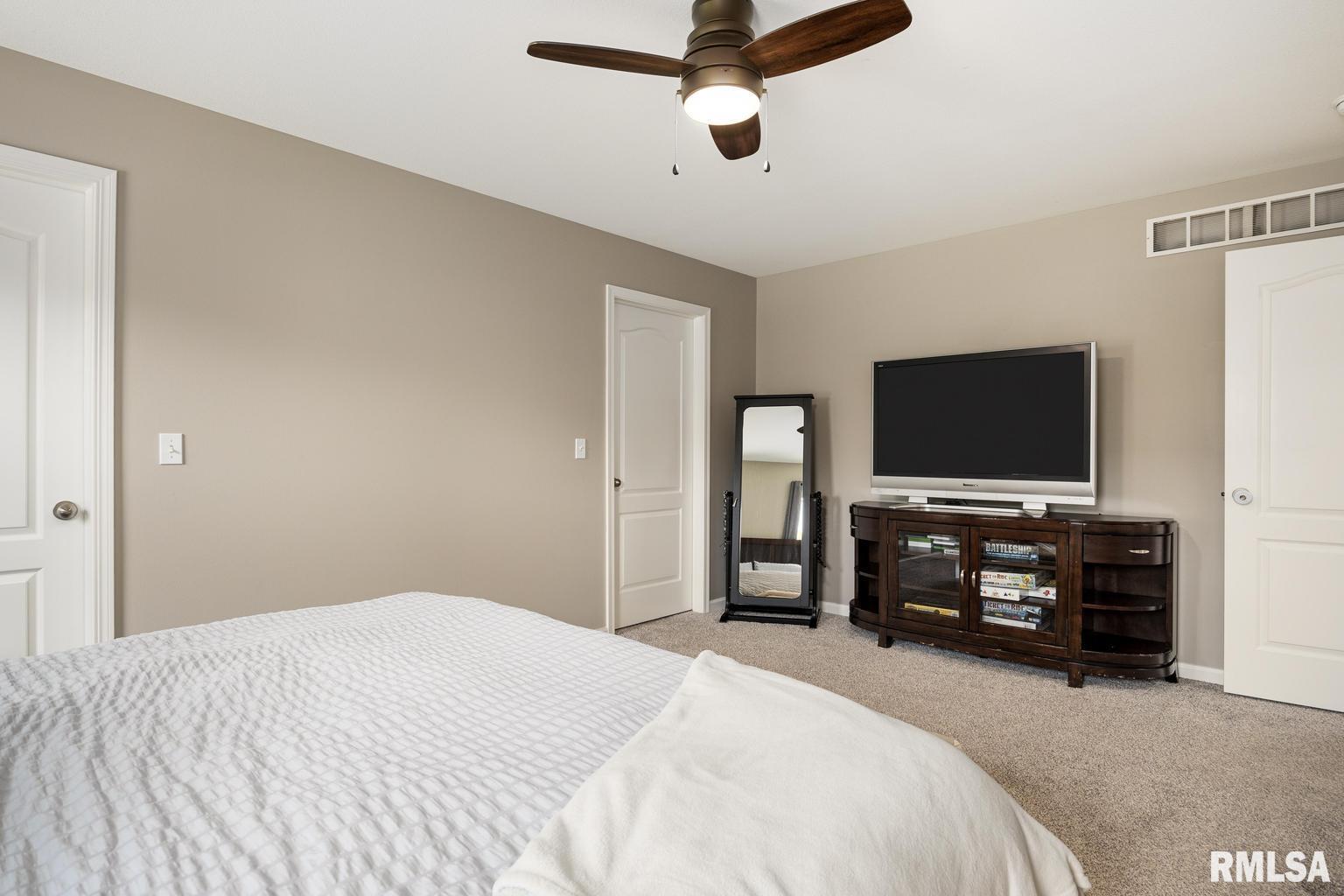 800 Simon Street Washington, IL 61571 - Photo 17 of 45