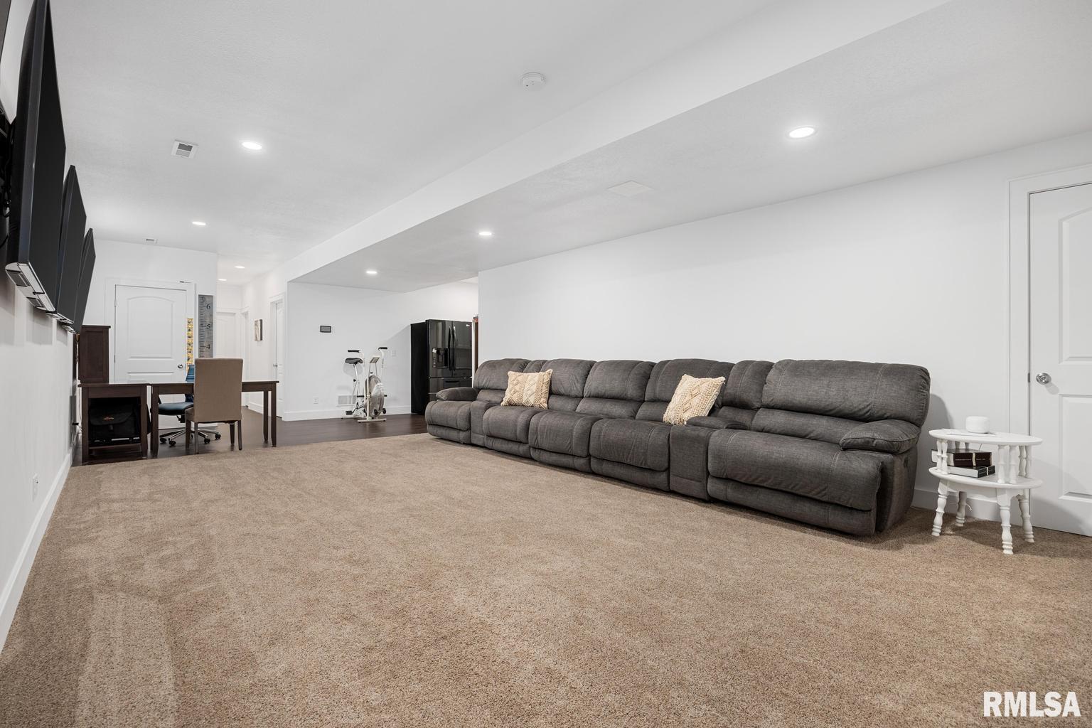 800 Simon Street Washington, IL 61571 - Photo 30 of 45