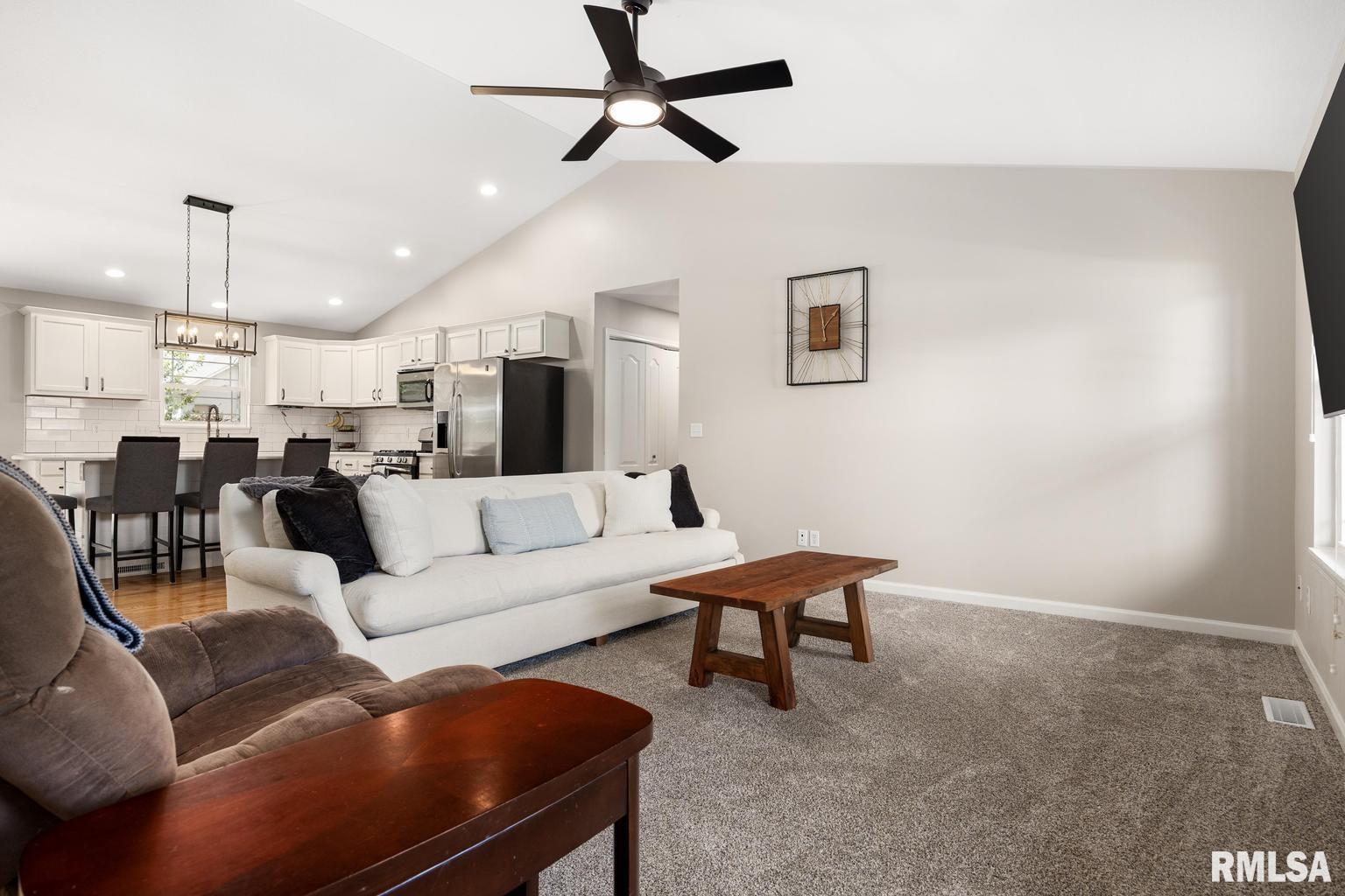 800 Simon Street Washington, IL 61571 - Photo 5 of 45