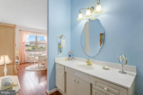 $535,000 | 19350 Magnolia Grove Square, Unit 406, Leesburg, VA 20176