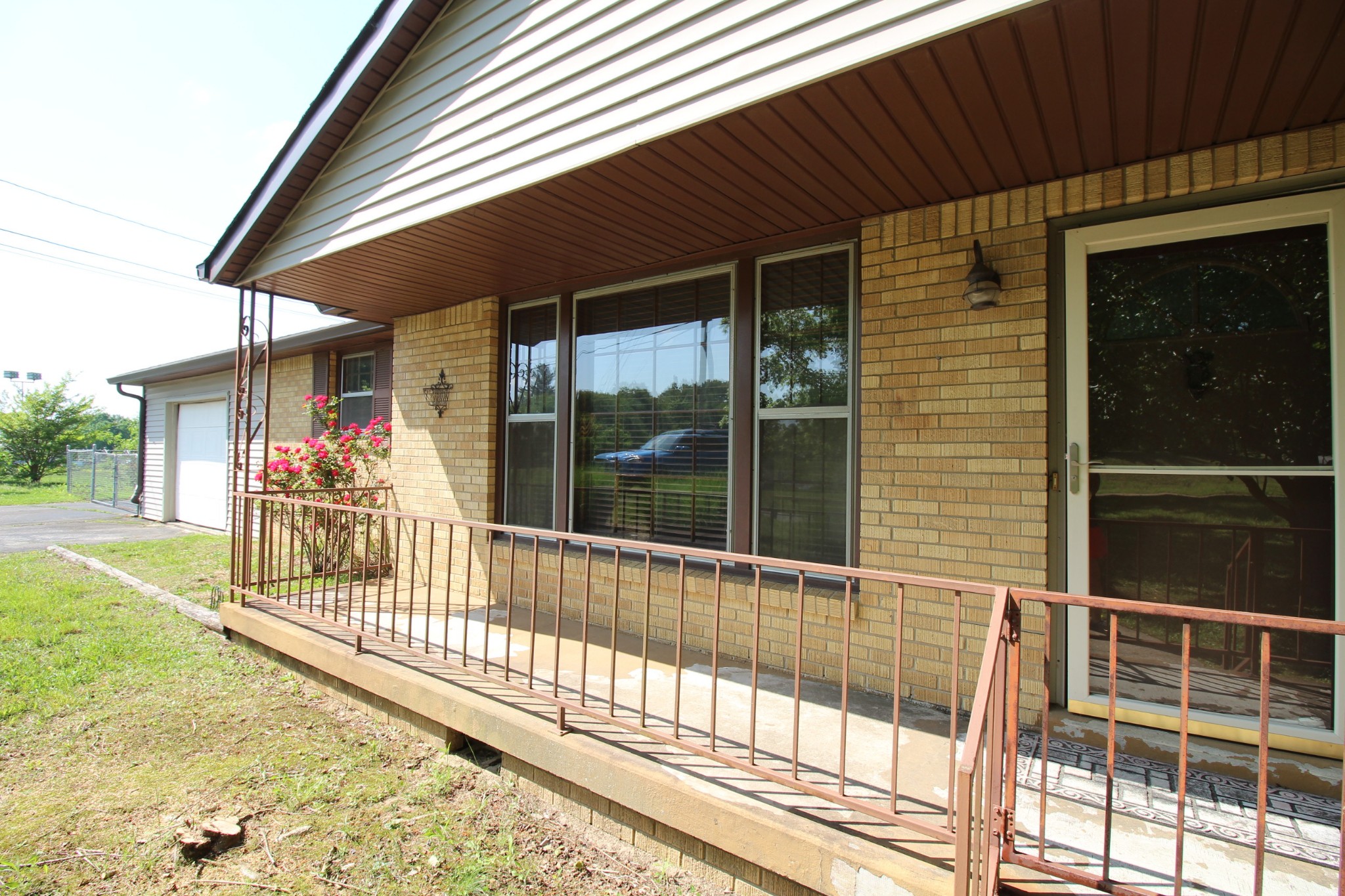 935 Lafayette Road Clarksville, TN 37042 - Photo 3 of 26 Gallery Image 3
