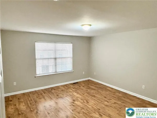 $389,900 | 5517 Tanglewood Lane, Lower Macungie Township, PA 18106