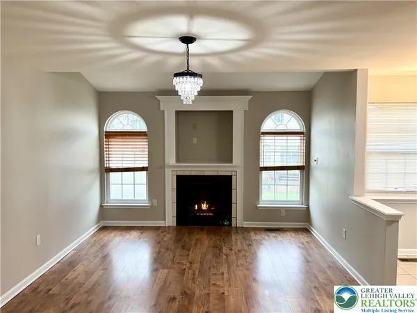 $389,900 | 5517 Tanglewood Lane, Lower Macungie Township, PA 18106