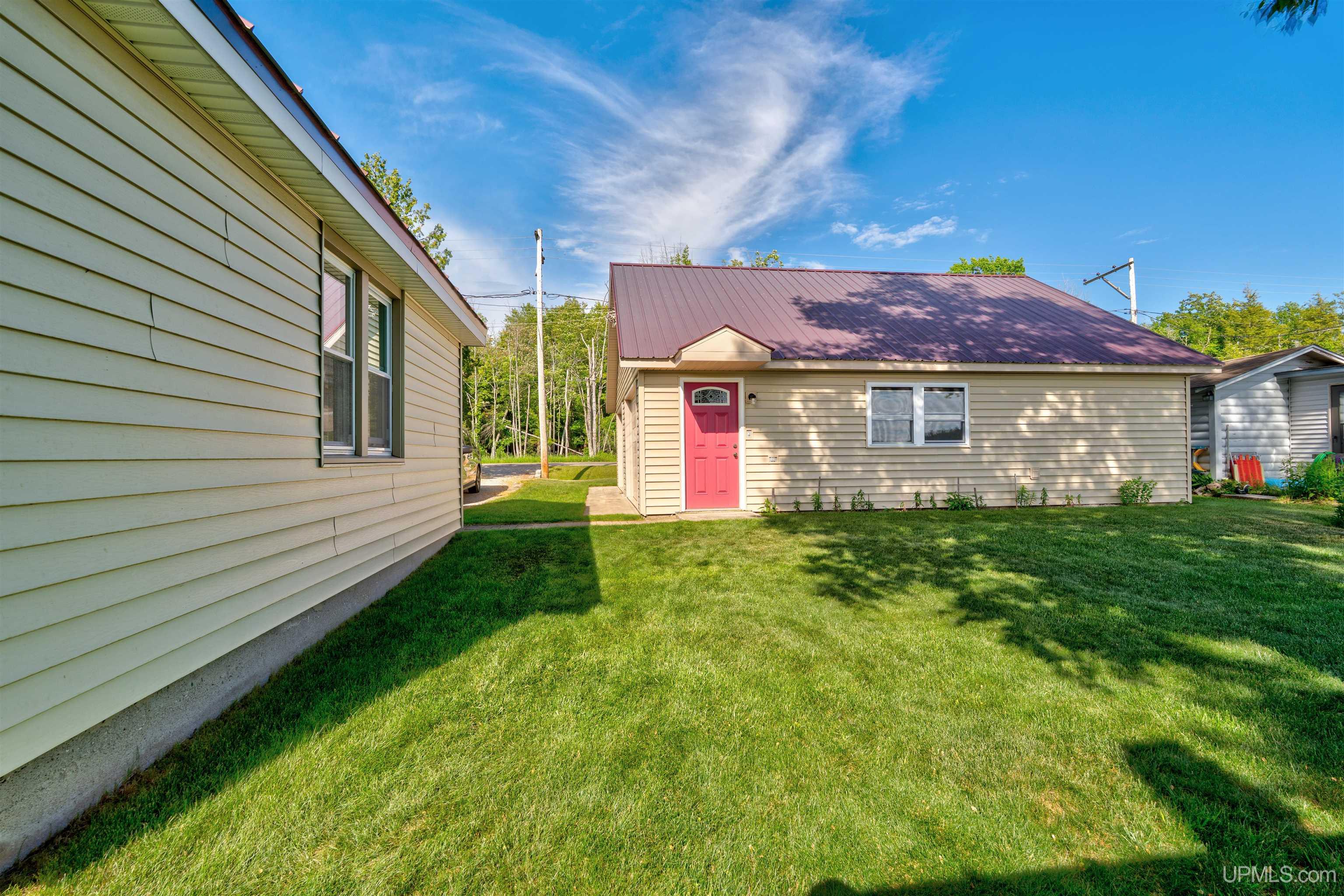 881 East Gulliver Lake Road Gulliver, MI 49840 - Photo 41 of 75