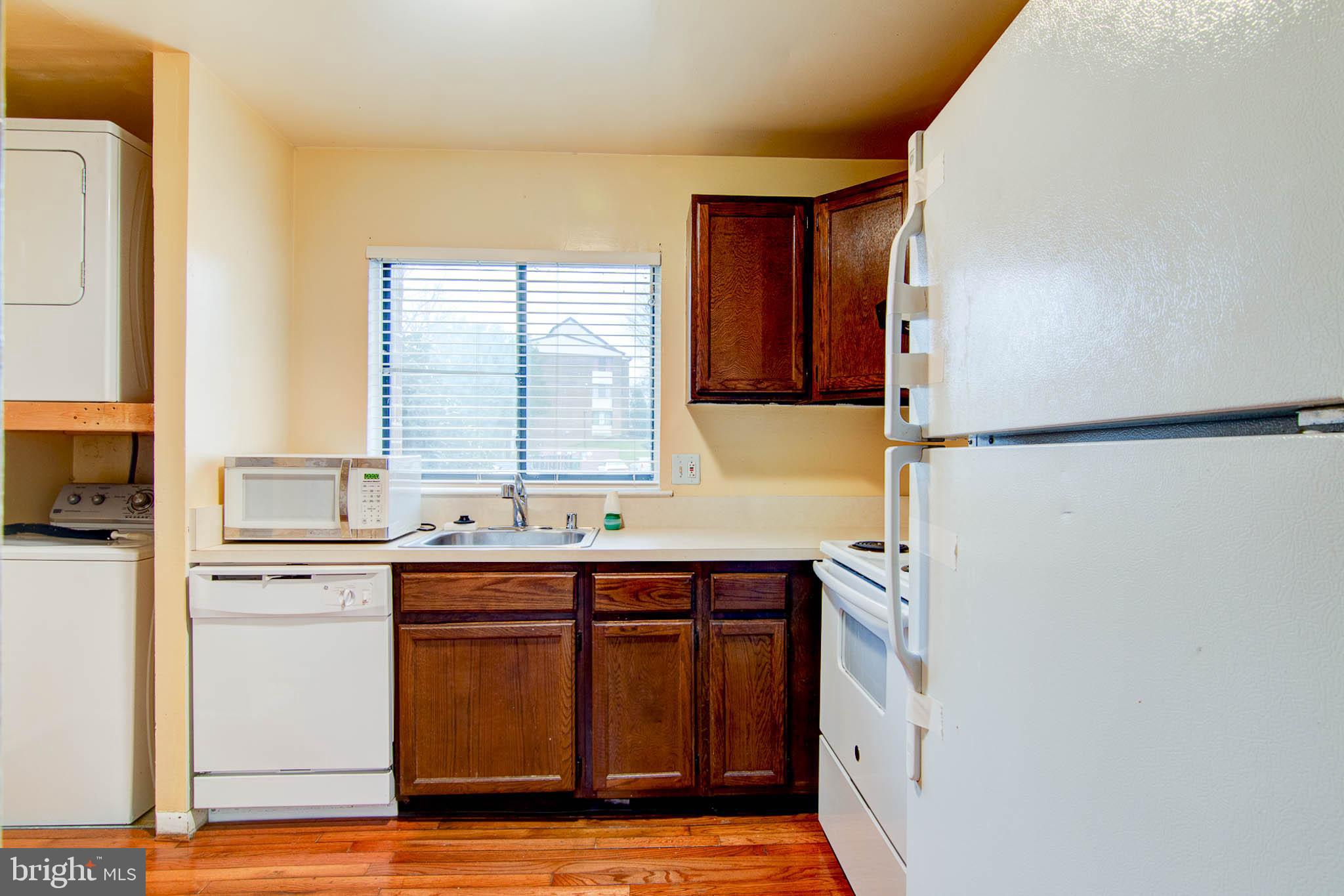 15613 Dorset Road, Unit 104 Laurel, MD 20707 - Photo 15 of 18 Kitchen