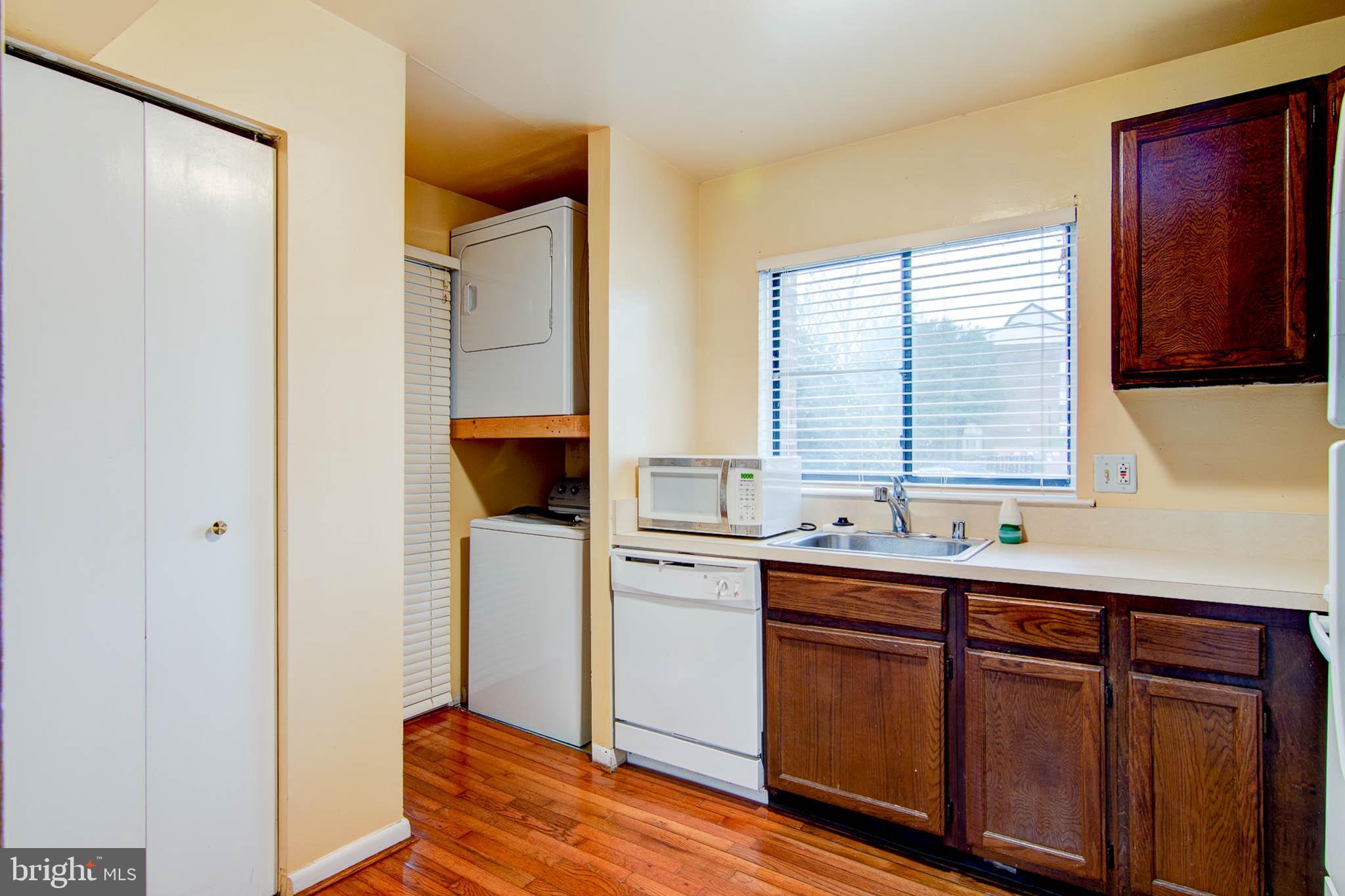 15613 Dorset Road, Unit 104 Laurel, MD 20707 - Photo 16 of 18 Kitchen and Laundry