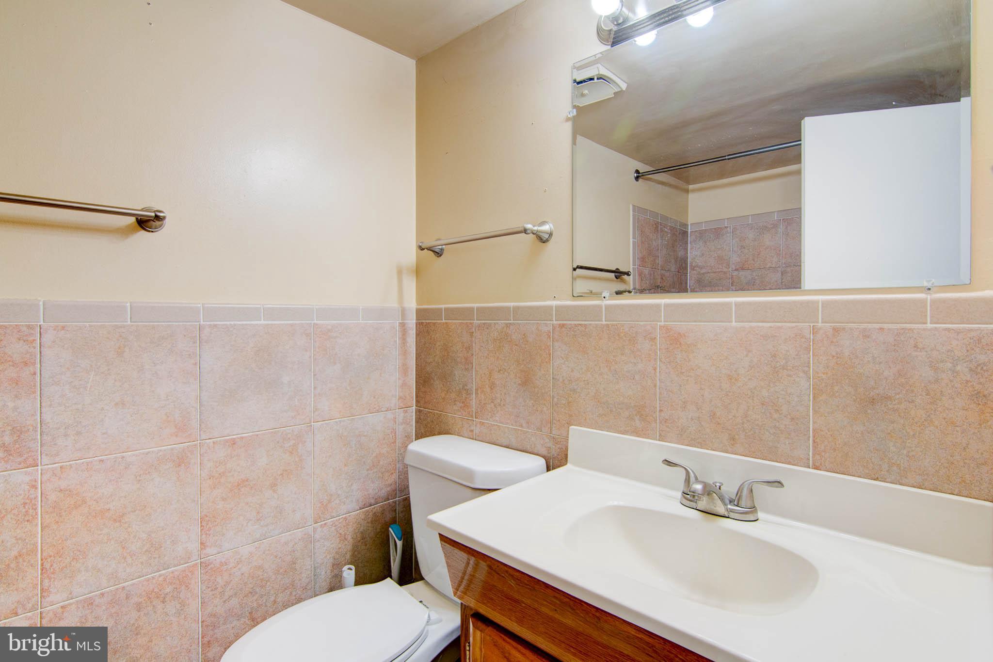 15613 Dorset Road, Unit 104 Laurel, MD 20707 - Photo 8 of 18 Bathroom 1
