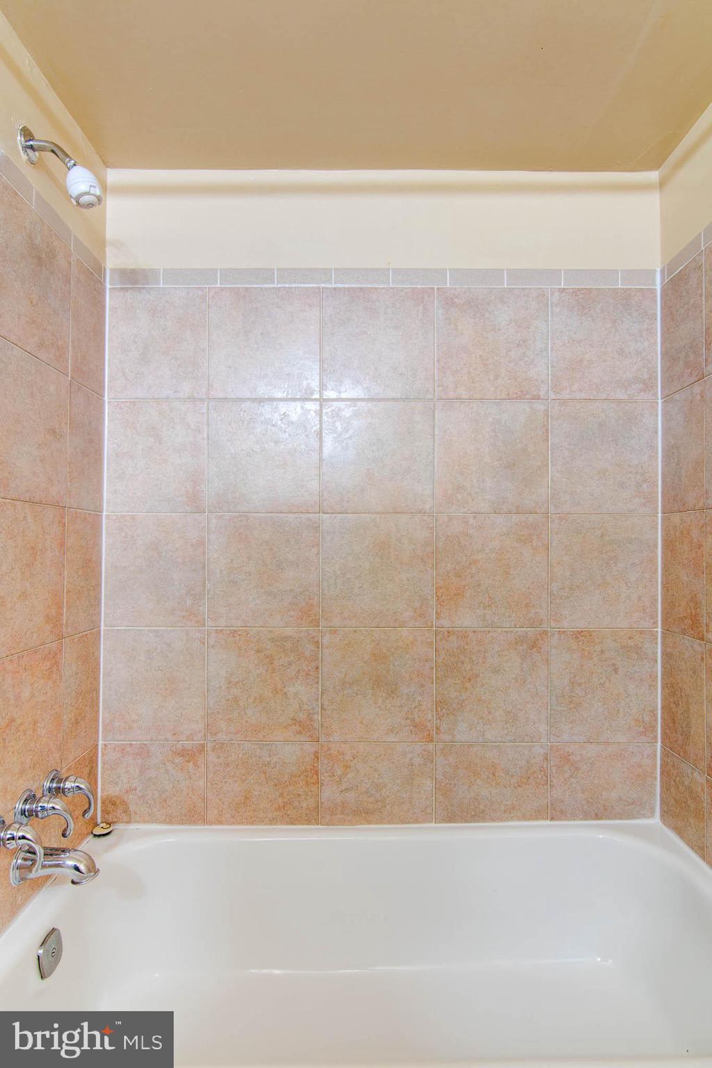 15613 Dorset Road, Unit 104 Laurel, MD 20707 - Photo 9 of 18 Bathroom 1