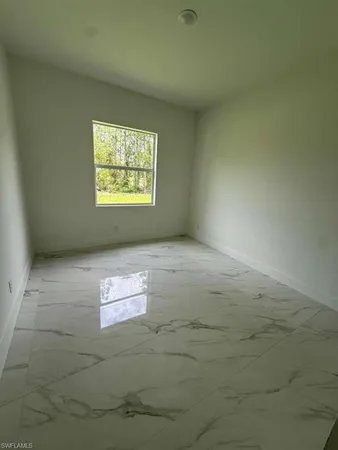 $2,400 | 723 Epps Brown Street East, Lehigh Acres, FL 33974