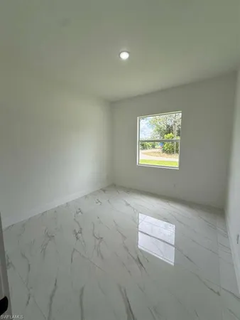 $2,400 | 723 Epps Brown Street East, Lehigh Acres, FL 33974