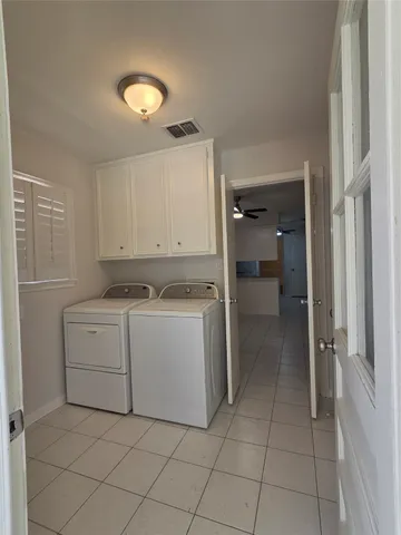 $493,000 | 418 Longview Drive, Sugar Land, TX 77478