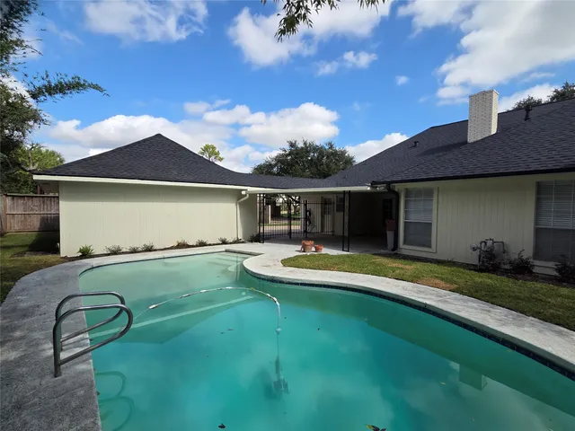 $493,000 | 418 Longview Drive, Sugar Land, TX 77478