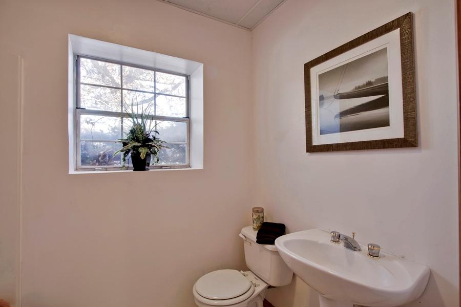 8849 Nubbin Ridge Road Knoxville, TN 37923 - Photo 22 of 24 GuestBath2