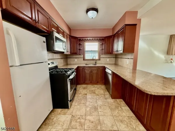 $2,500 | 46 Frances Street, Clifton, NJ 07014