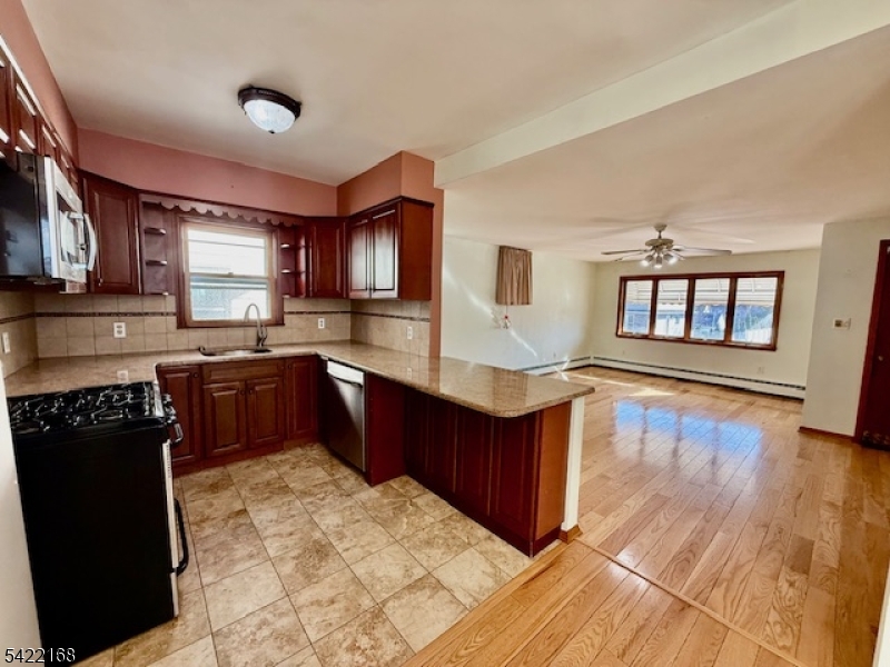 46 Frances Street Clifton, NJ 07014 - Photo 4 of 9