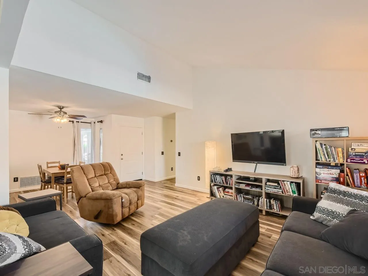 9250 Pennywood Road Santee, CA 92071 - Photo 4 of 24 Gallery Image 4